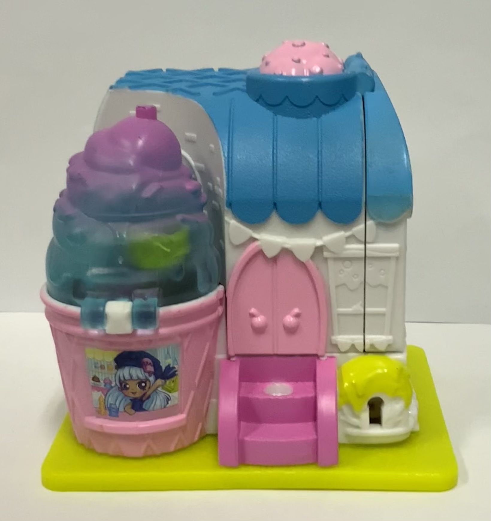 Shopkins Little Secrets Miniature Shop Ice Cream Parlor Pool Tiny Play House