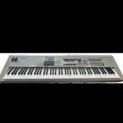 Yamaha Keyboard MO8