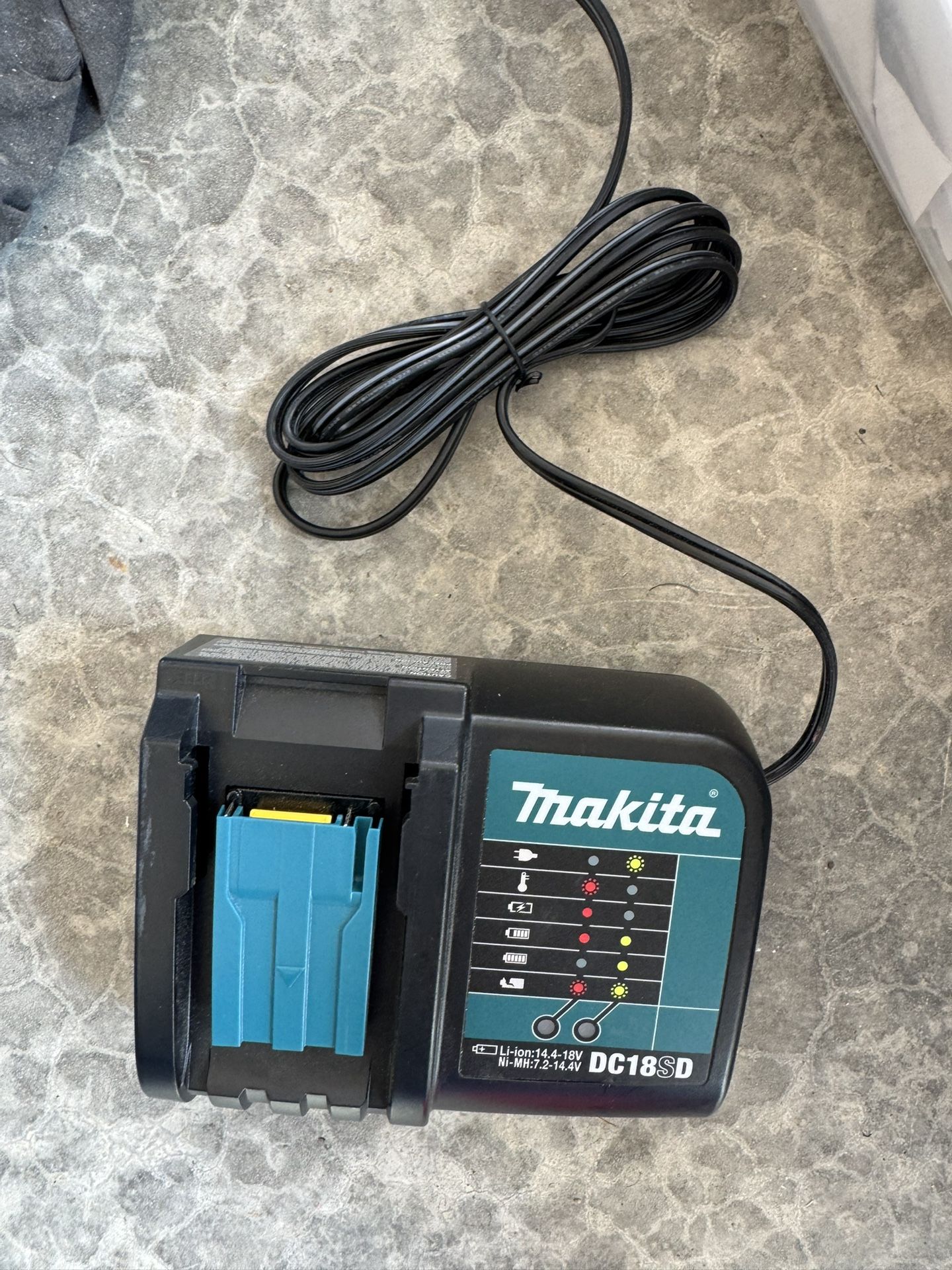 Makita Battery Charger