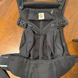 Ergobaby Omni Classic Baby Carrier Like New