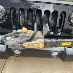 Lynxx Chainsaw With Charger 