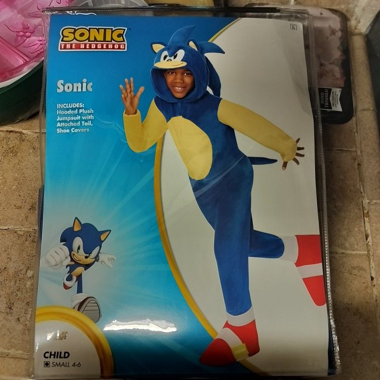 Brand New Sonic Costume. Never Worn $40