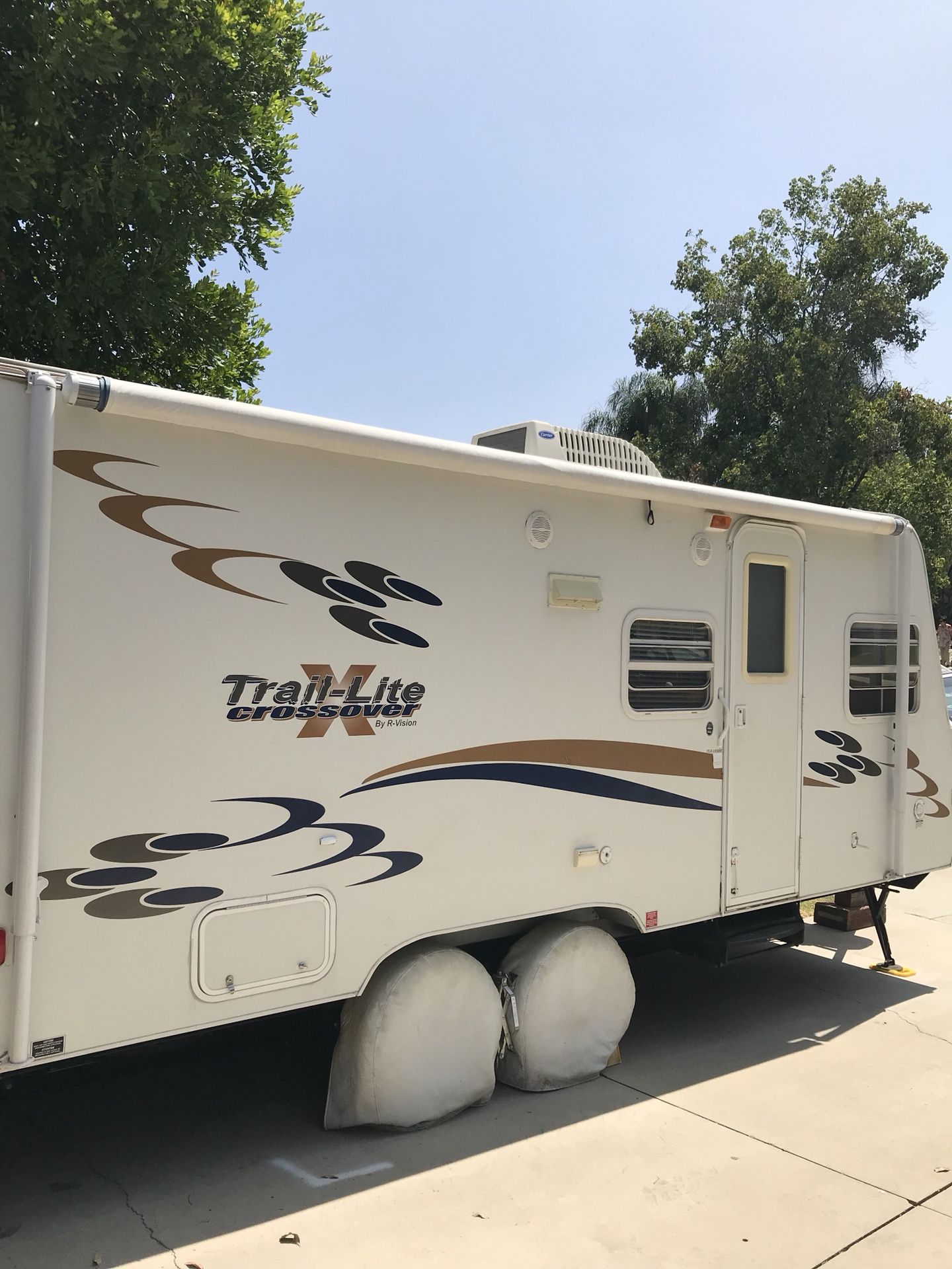 2010 R-Vision Trail-Lite Crossover TLX185BH