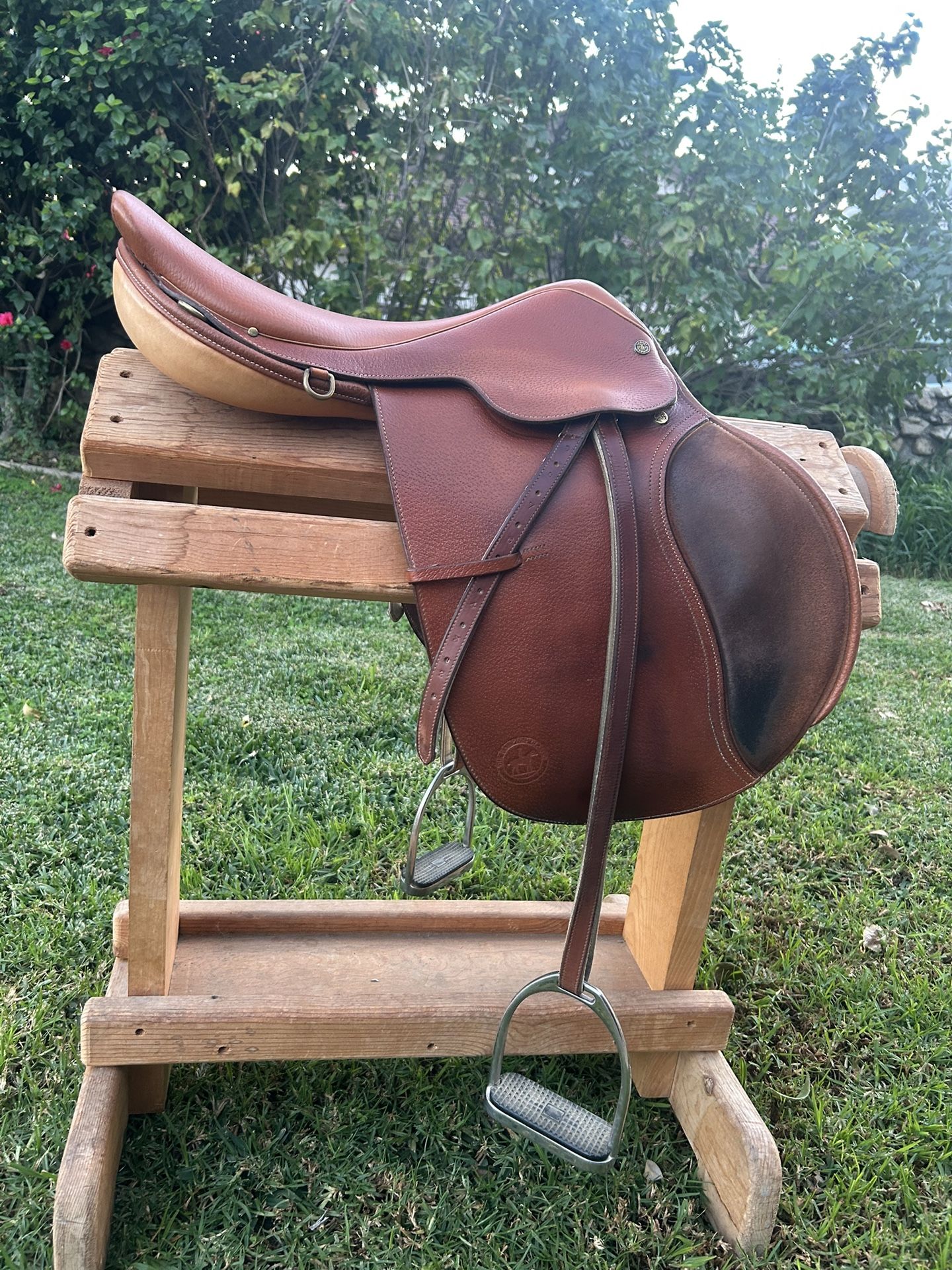 Crosby Jumping Saddle 16”