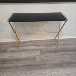 Very Pretty Entry Table