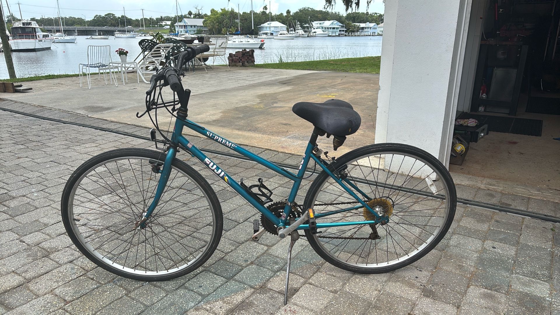 FUJI SUPREME WOMENS 15 SPEED BICYCLE