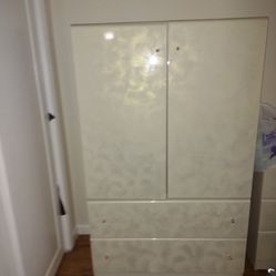 Beige lacquer, armoire