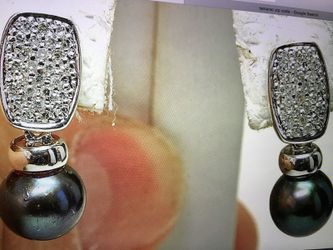 Estate 14k white gold pave set diamond and black pearl ladies dangle earrings