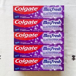 Colgate MaxFresh Knockout Mint Toothpaste 6.3oz