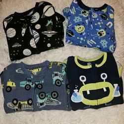 4 Fleece Zipper Pajamas. Size 18m.  EUC/LN