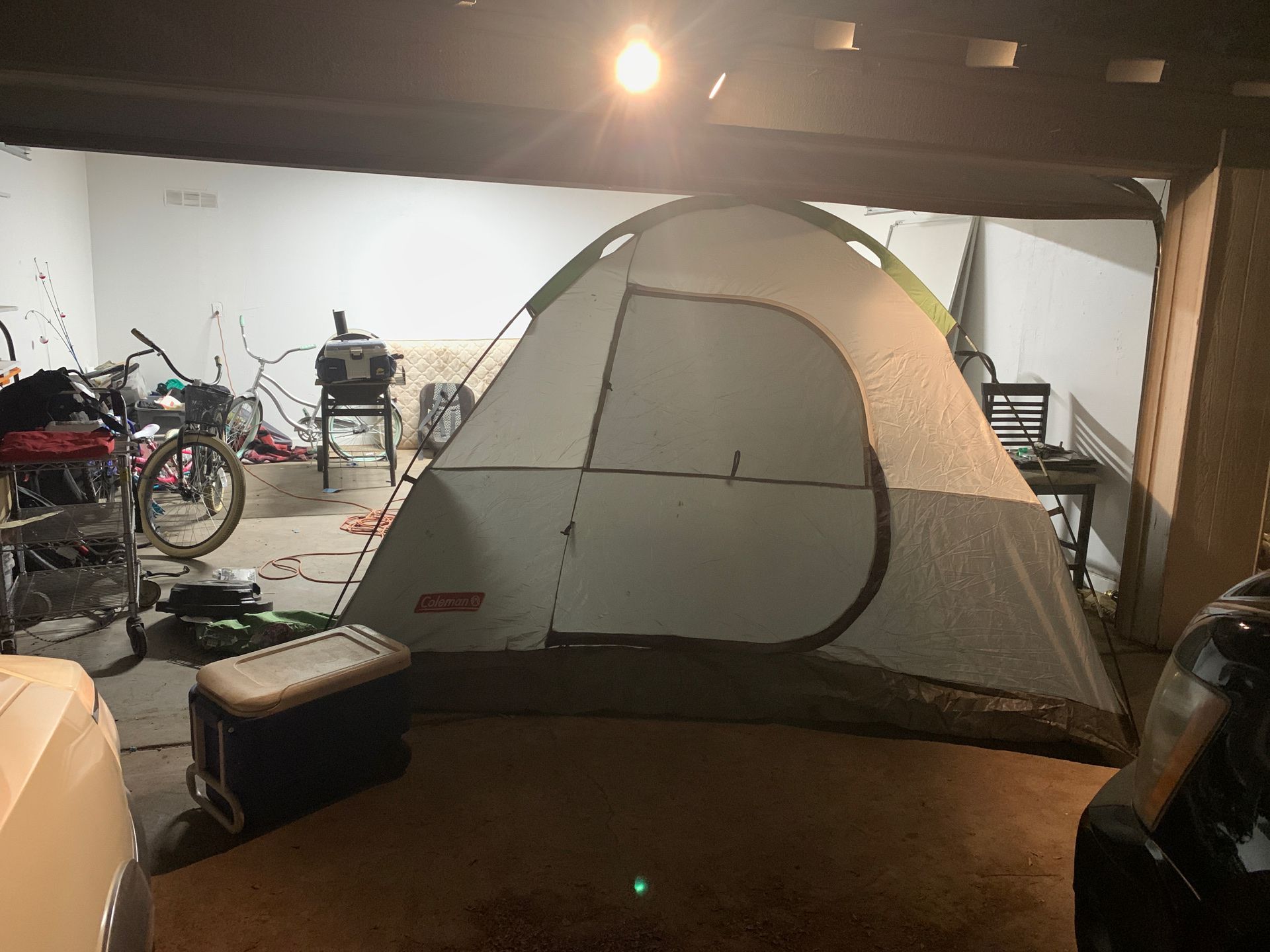 Coleman 10x10 HUGE 6 person tent 40$