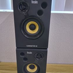 Hercules DJ Monitor 32 speakers
