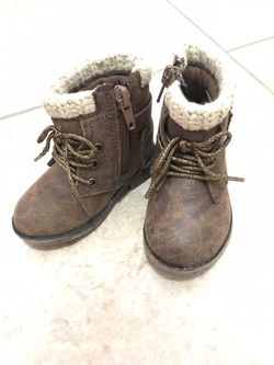 Toddler Girls Boots (Size 4)