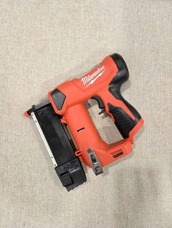 Milwaukee 12V FUEL Brad Nailer 18 Guage