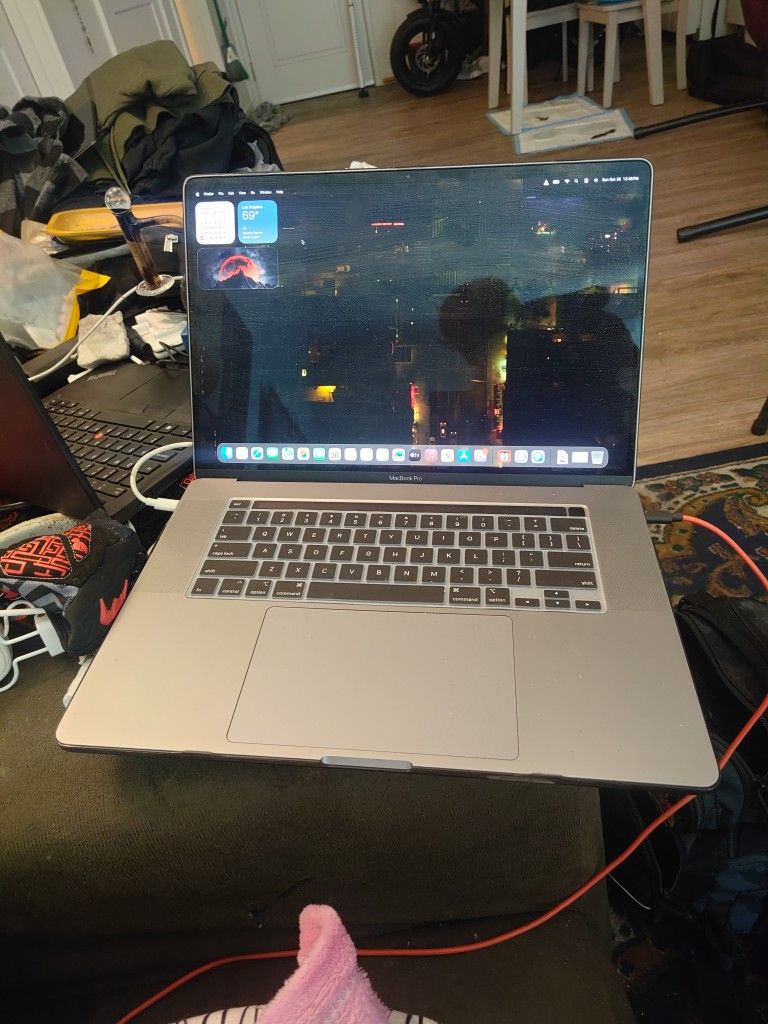 Late 2019 MacBook Pro With Case