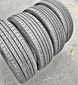 225/65r17 Continental tires con 80% de vida las 4