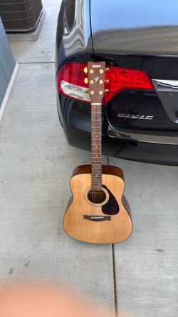 YAMAHA GUITAR
