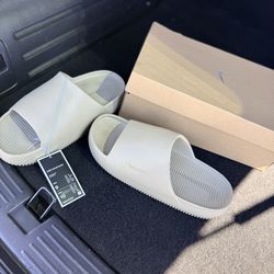 Nike slides calm