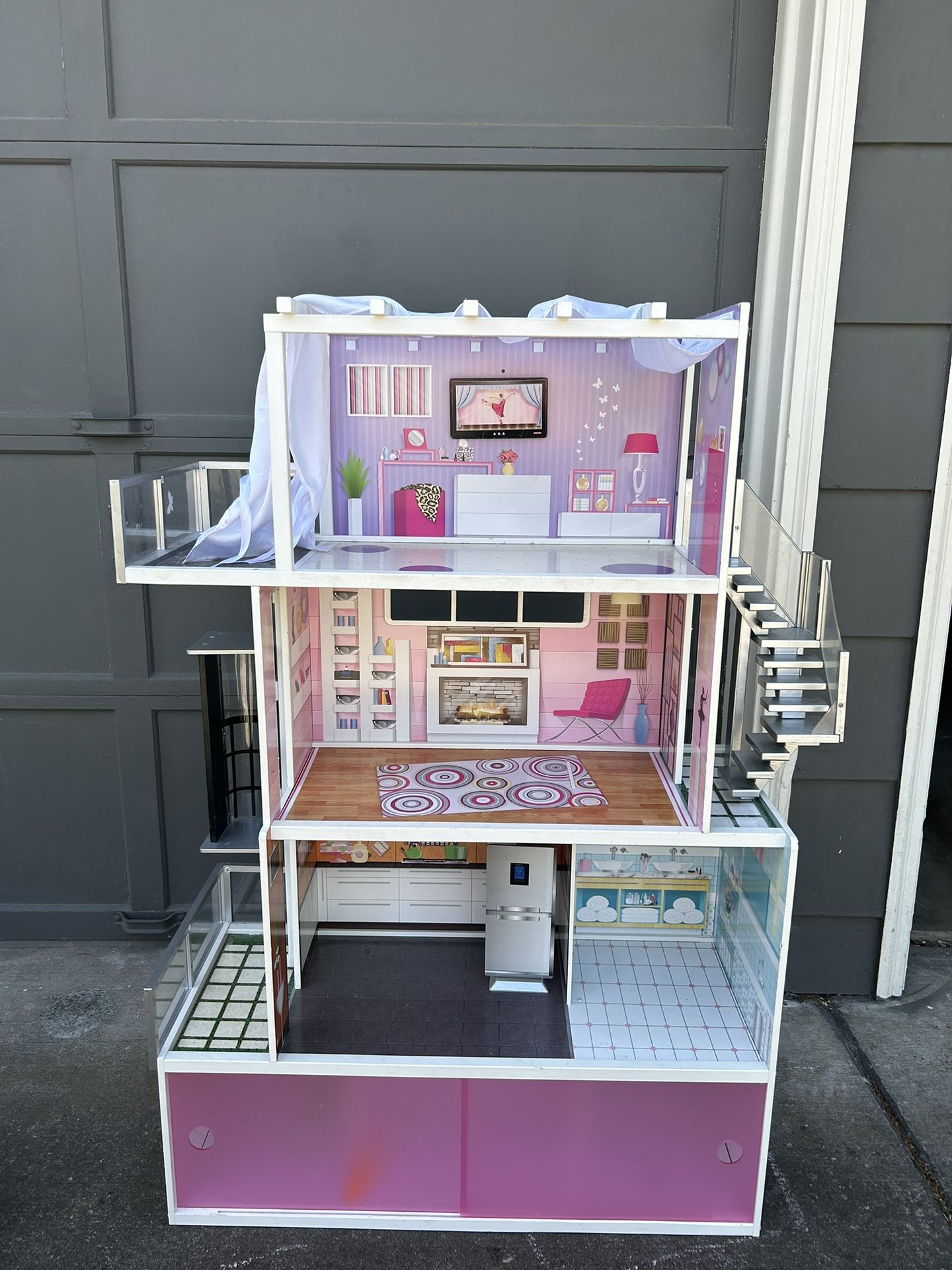Four Foot Doll House ! 