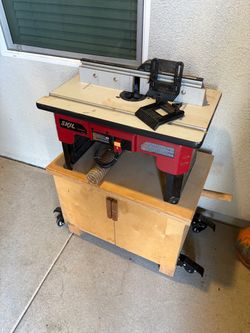 Router Table - Router, Dust Extraction, and Cabinet