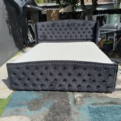 Cama King Negra Velvet 