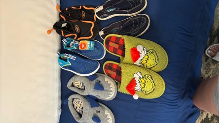 Kids water shoes and slippers