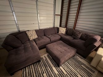 Large Brown Sectional w/ Ottoman