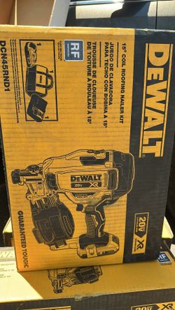 DEWALT DCN45RND1 20V MAX 15-Degree Coil Roofing Nailer Kit