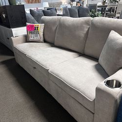 Sleeper sofa! $499 🚨✨ w/cup holders!