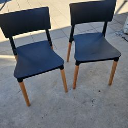 Christopher Knight  Chairs