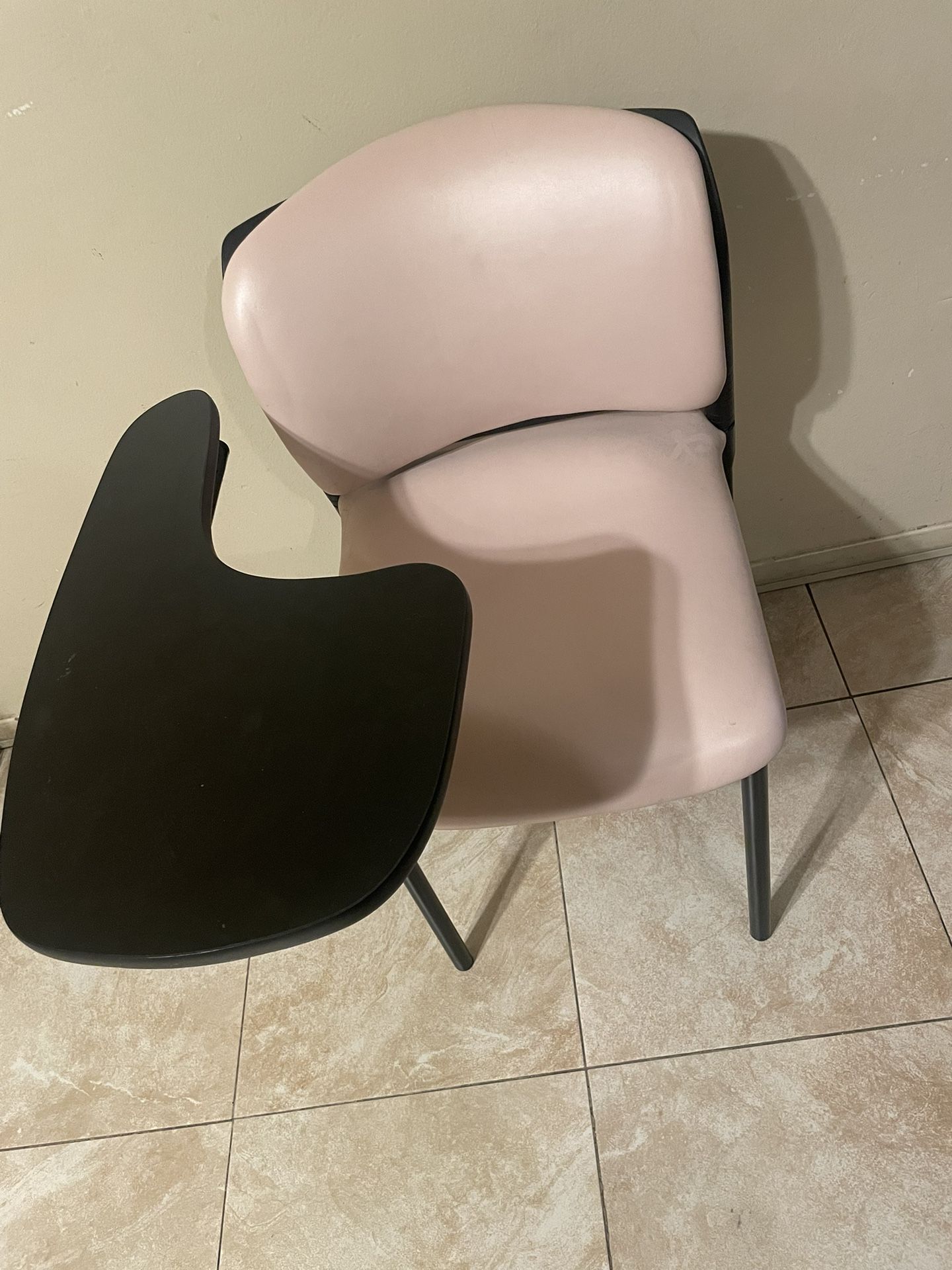 chair with support for homework in pink