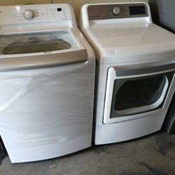 NEW !! LG WHITE SMART JUMBO TOP LOAD WASHER AND GAS DRYER SET WITH DUEL DOOR OPENING 