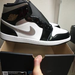New Air Jordan 1 Mid Men Size 13