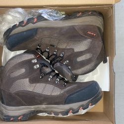 MEN’s HIKING BOOTS
