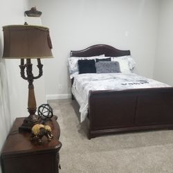 Queen size Bed Room Set For Sale 