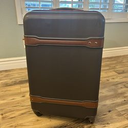 Tommy Bahama Hardside Suitcase Luggage 30.5”