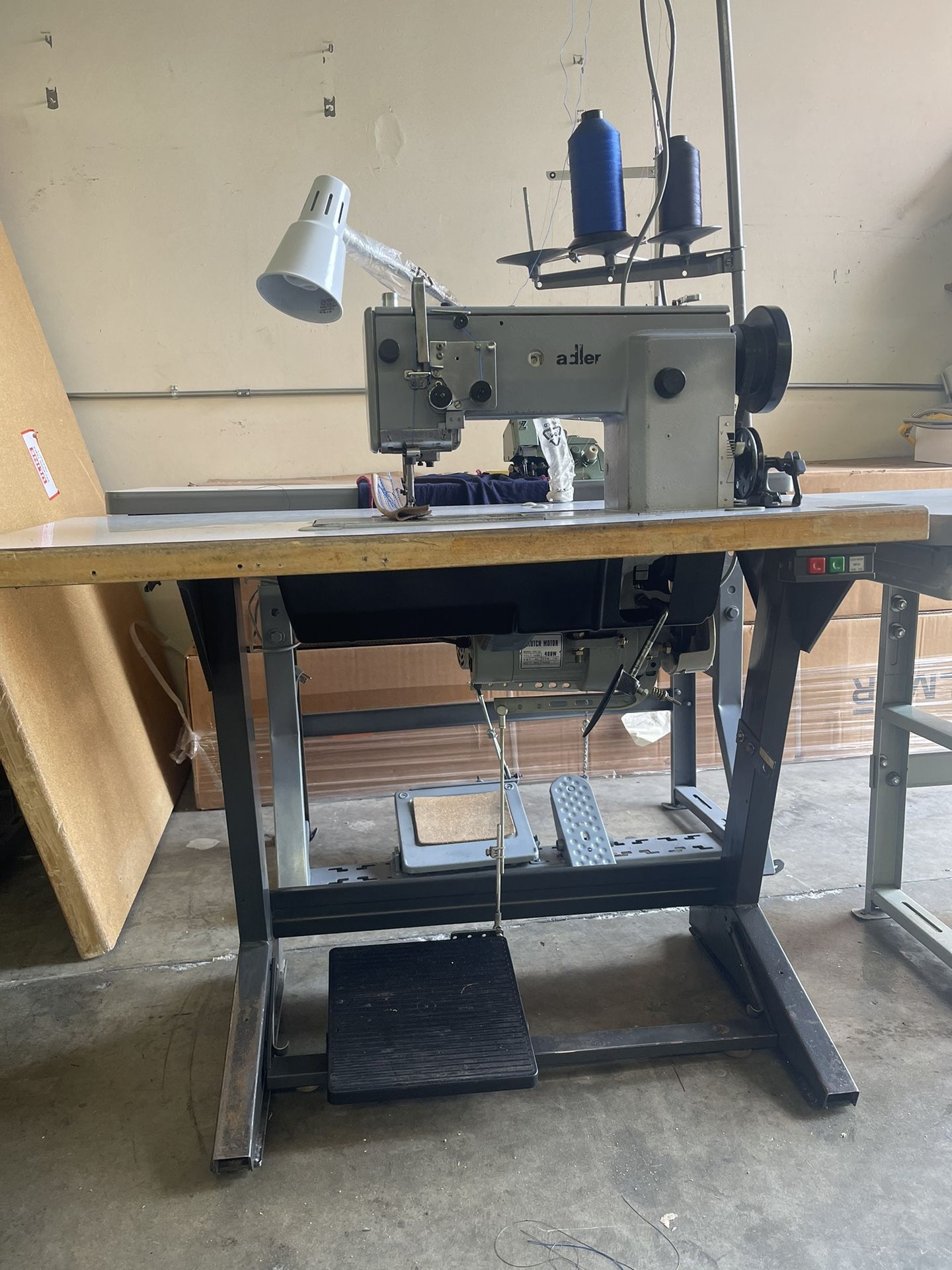 Adler 467 Heavy Duty Walking Foot Sewing Machine Leather Piel