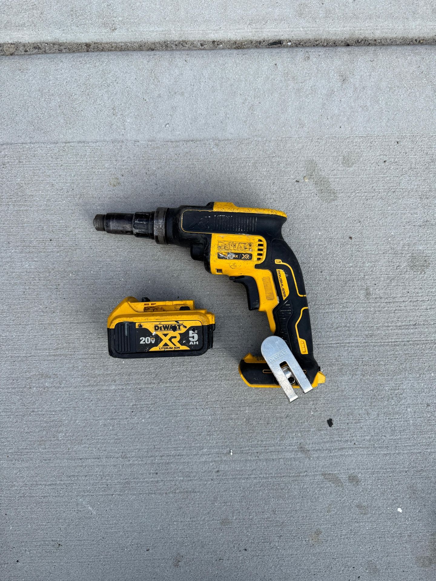 20V MAX XR Cordless Brushless Drywall Screw Gun with battery 5.0ah