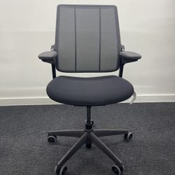 🔥BRAND NEW HUMANSCALE DIFFRIENT SMART CHAIR!🔥 ADJUSTABLE ARMS & SEAT DEPTH FUNCTION!🔥