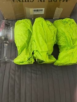4 wine glasses