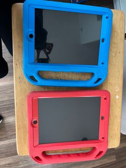 2 iPads Gen 6 grey $80 each