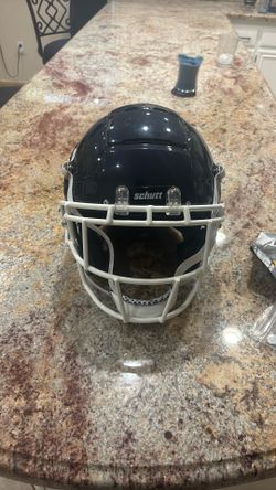 Schutt Helmet: F7 2.0 (Check Description)