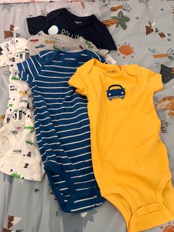 5 piece brand new with tag Carters cars body suits for babies 18mos