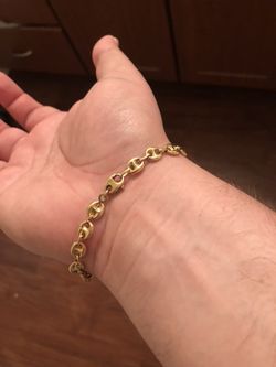 14k puffed Gucci link bracelet
