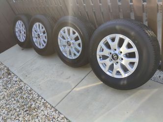 17" TOYOTA TACOMA WHEELS /RIMS, 17 X7 ALLOY 6V SPOKE LIGHT GRAY FACTORY OEM, TOYO 245 70 17
