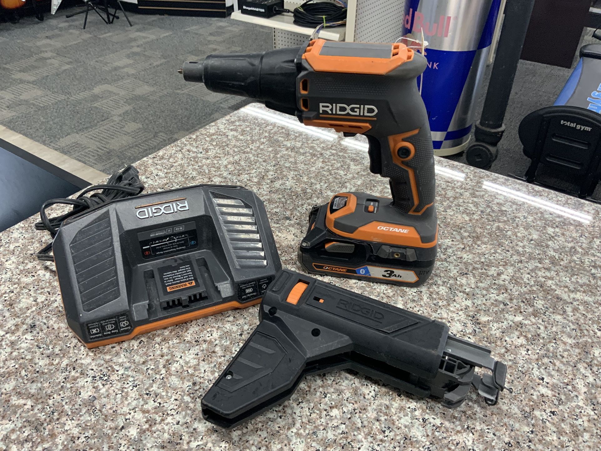 RIDGID 18V Brushless Cordless Drywall Screwdriver with Collated Attachment, Battery And Charger 