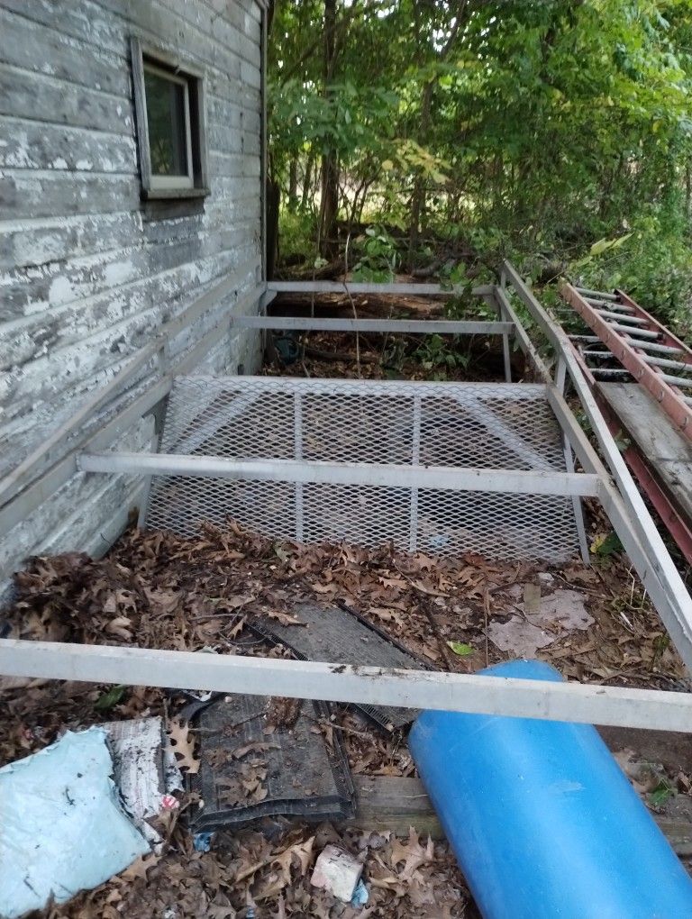 6 Ft Aluminum Ladder Rack For 6-ft Bed Truck I Also Have 6 Ft Boxes For Sale As Well That's Good