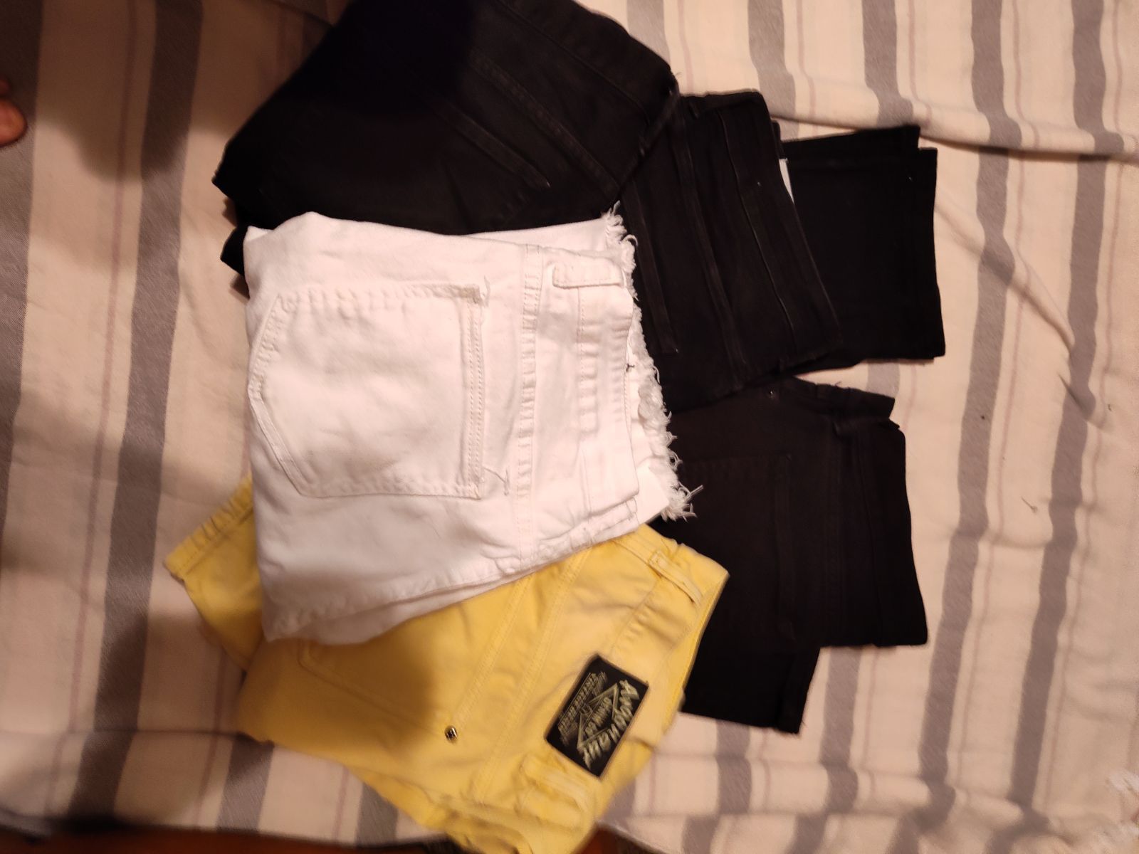 4 Pair Jeans Bundle Size 34/32 And Pair Of Shorts Size 34