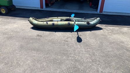 Sevylor  Rio kayak inflatable two separate bladders with oars