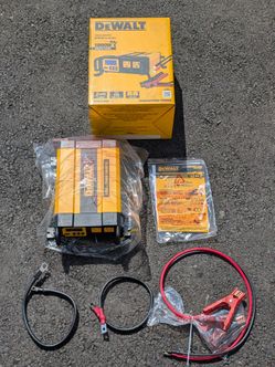 DEWALT 1000-Watt Portable Car Power Inverter – New